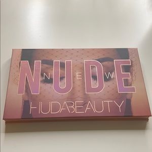 Huda beauty New Nude Palette
